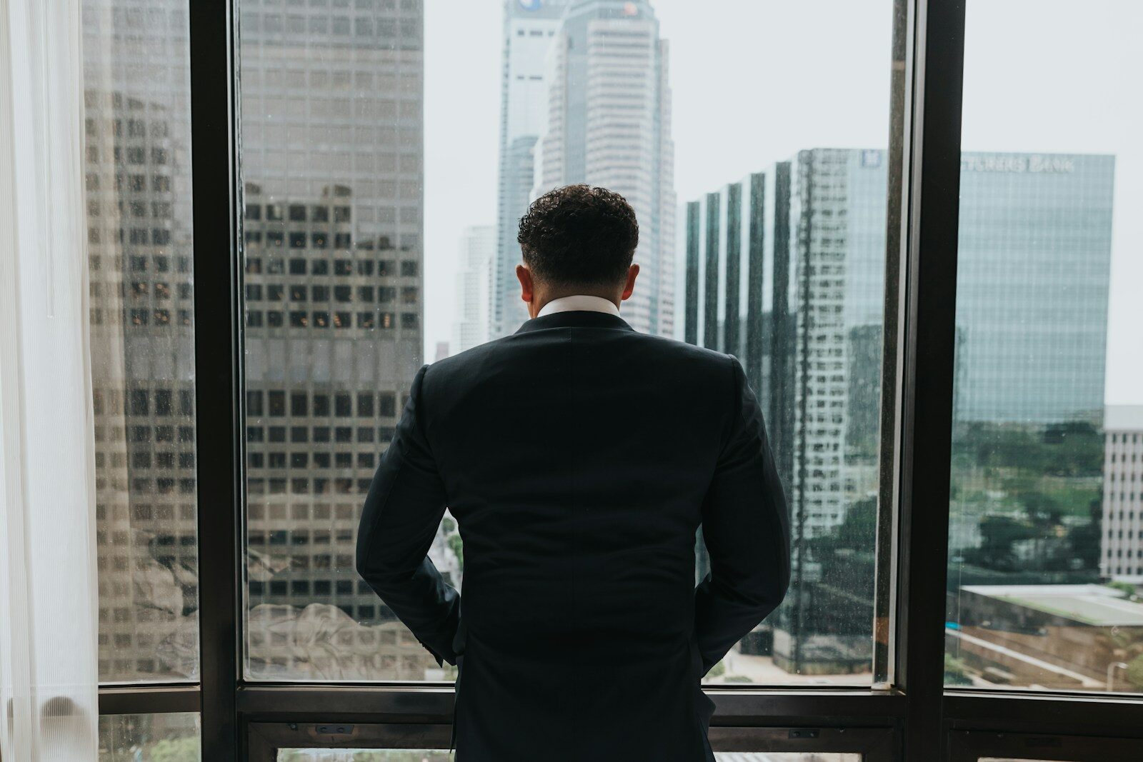 How to Solve the Challenge of Running a Business Alone and the Loneliness?